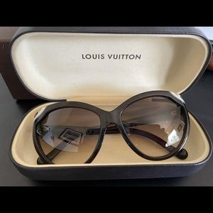 Louis Vuitton luxurious Amber Cat Eye Sunglasses